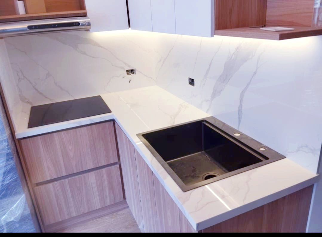 Escalera de mármol Travertino con barandilla integrada